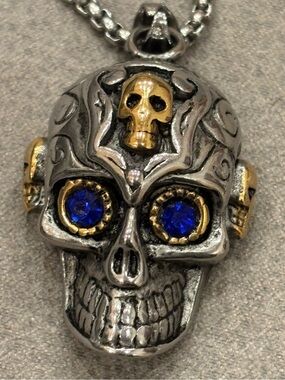 Stainless steel Skull Pendant Necklace with Blue Crystal Eyes